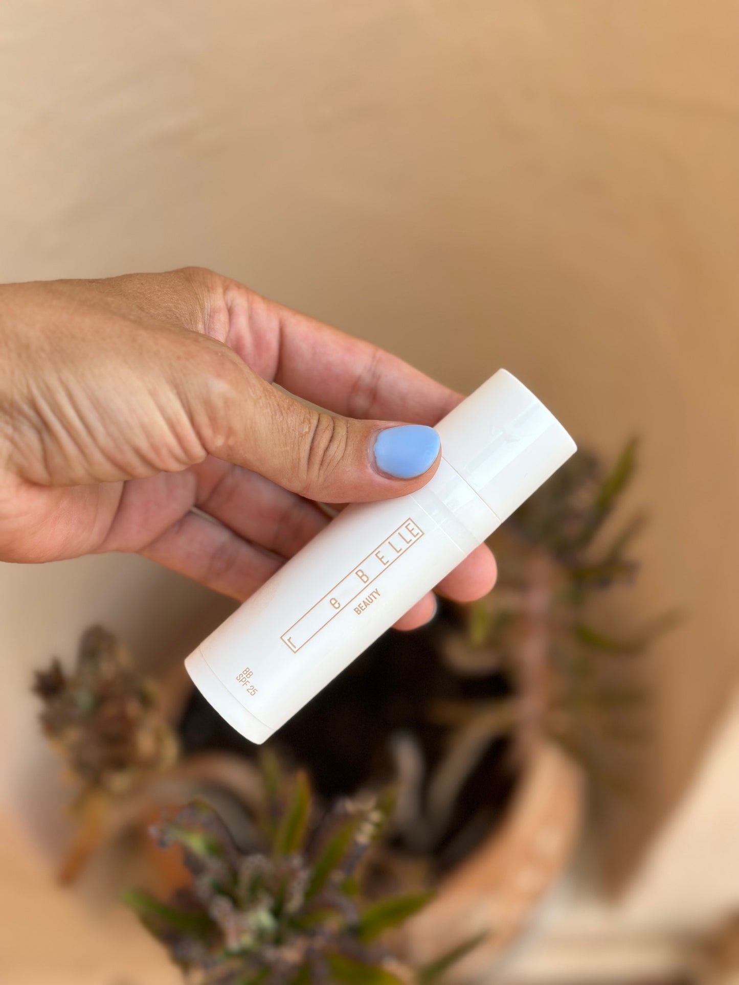 THE BEAUTY BALM LSF 25 - Schutz und Perfektion in Einem