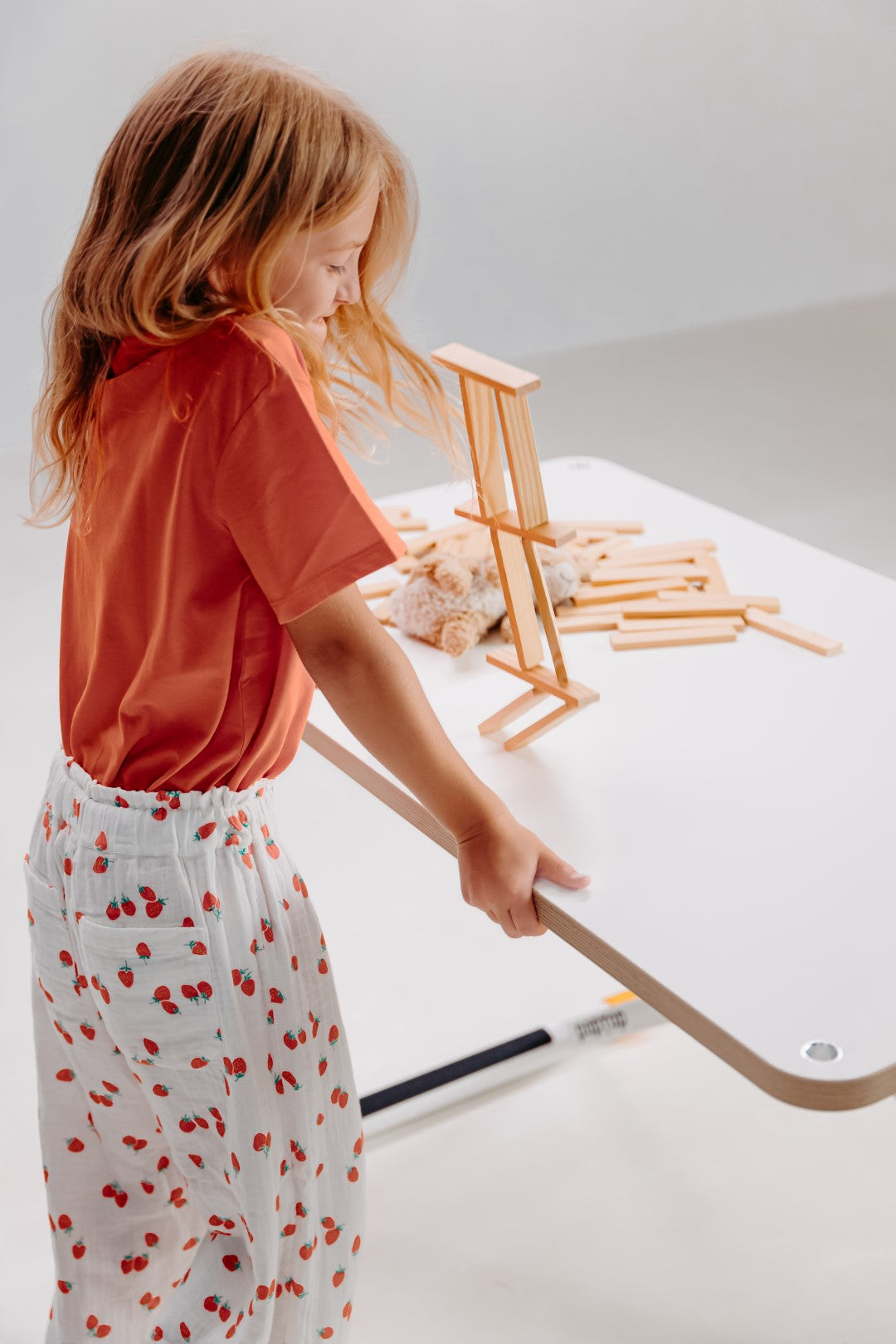 Kinderschreibtisch höhenverstellbarer white
