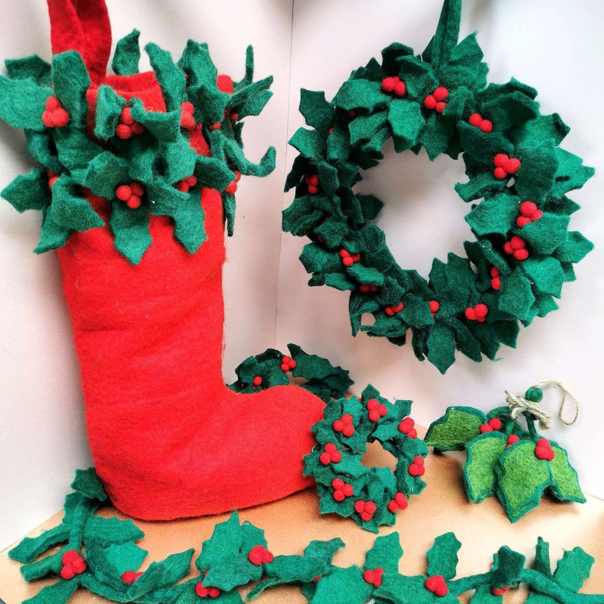 Handgefertigter Filz Fair Tade Holly Mini-Kranz Weihnachtsdekor