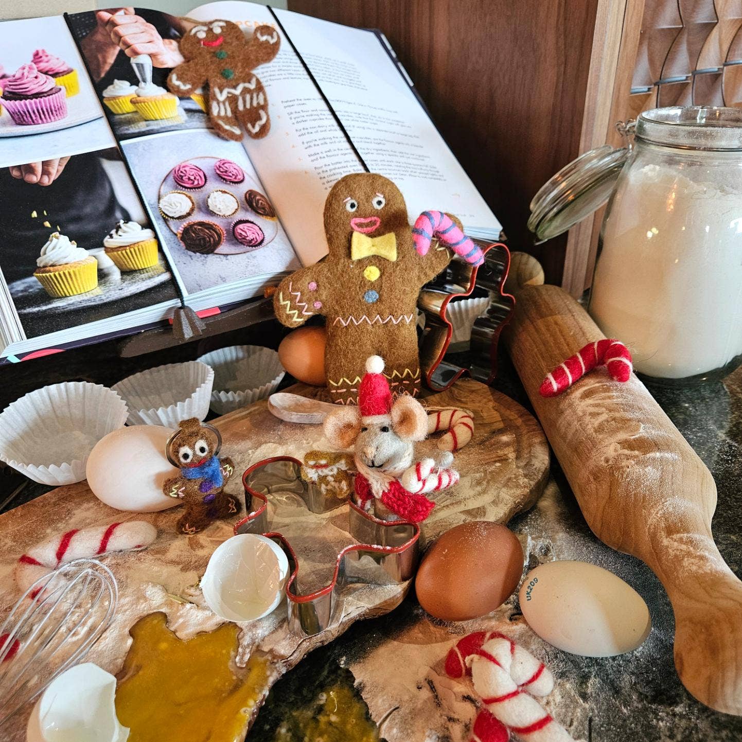 Handgefertigter Filz Jolly Lebkuchenmann zum Aufhängen Weihnachtsdekor